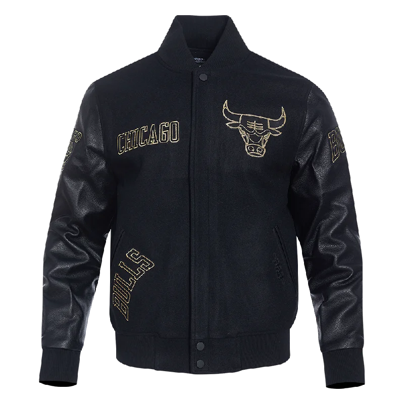 NBA CHICAGO BULLS BLACK & GOLD MEN'S WOOL VARSITY JACKET (BLACK) Welt Pockets Slit Pockets Flap Pockets NBA CHICAGO BULLS BLACK & GOLD MEN'S WOOL VARSITY JACKET (BLACK) Welt Pockets Slit Pockets Flap Pockets