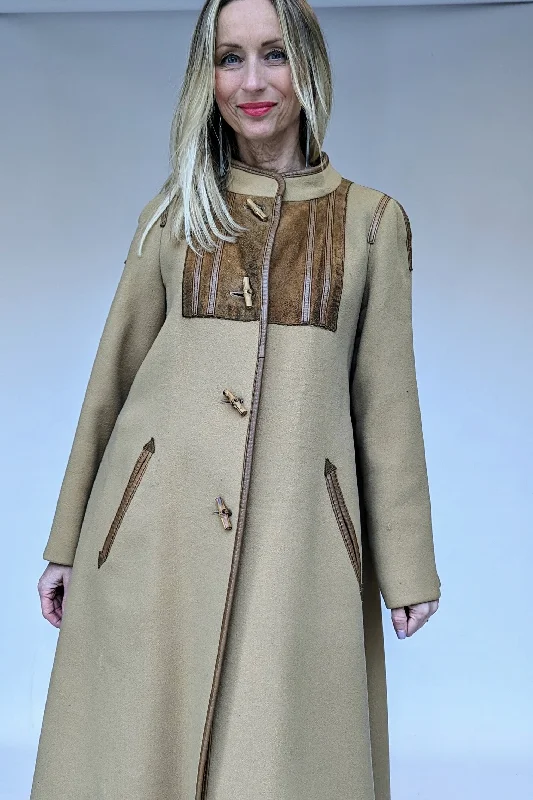 1970s Baccarat Camel Winter Wool Toggle Coat for Vogue Cambridge with Leather Trim Lapel Coat Peter Pan Collar Coat Cowl Neck Coat 1970s Baccarat Camel Winter Wool Toggle Coat for Vogue Cambridge with Leather Trim Lapel Coat Peter Pan Collar Coat Cowl Neck Coat