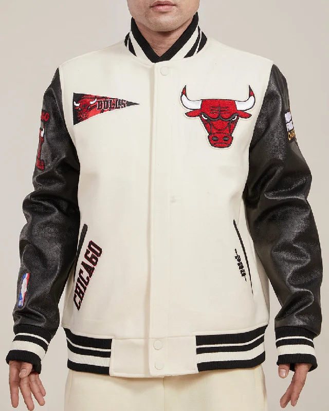NBA CHICAGO BULLS RETRO CLASSIC RIB WOOL VARSITY JACKET (EGGSHELL/ BLACK) Anorak Shell Jacket Lightweight Jacket NBA CHICAGO BULLS RETRO CLASSIC RIB WOOL VARSITY JACKET (EGGSHELL/ BLACK) Anorak Shell Jacket Lightweight Jacket