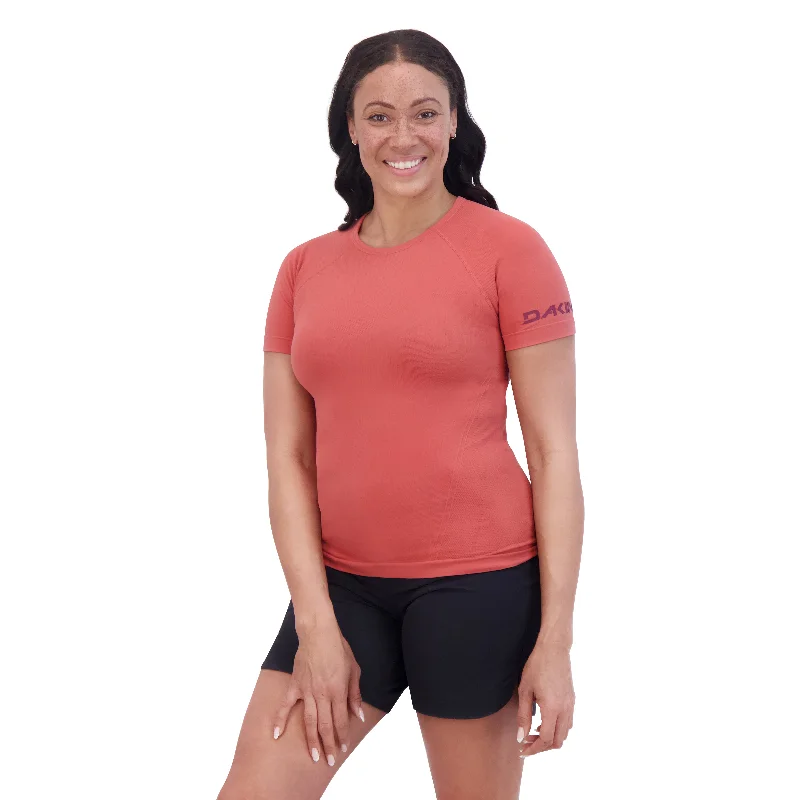 Seamless Tee Women's - Mineral Red Welt Pockets Slit Pockets