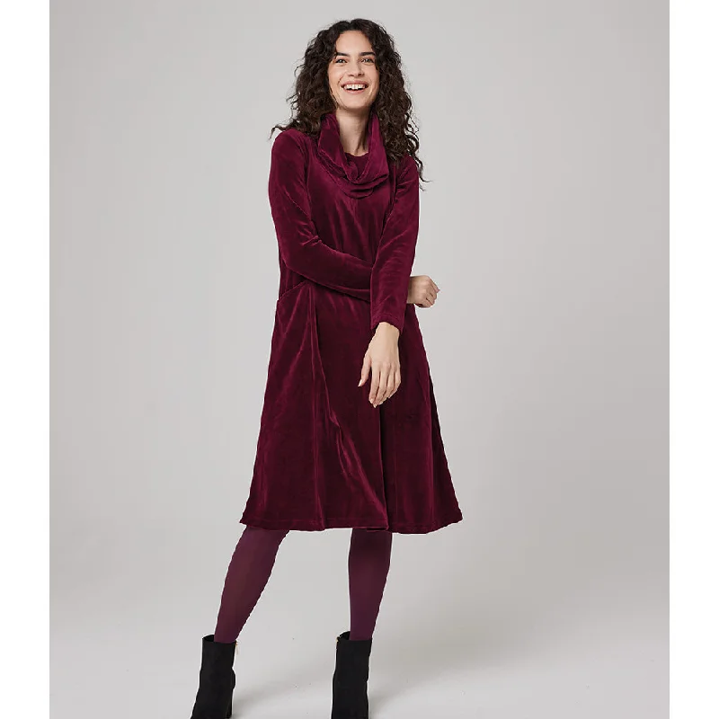 Plush Velvet Dress in Rich Plum