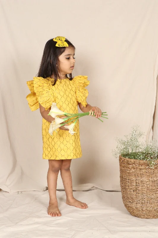 Dandelion dress with ruffled sleeves