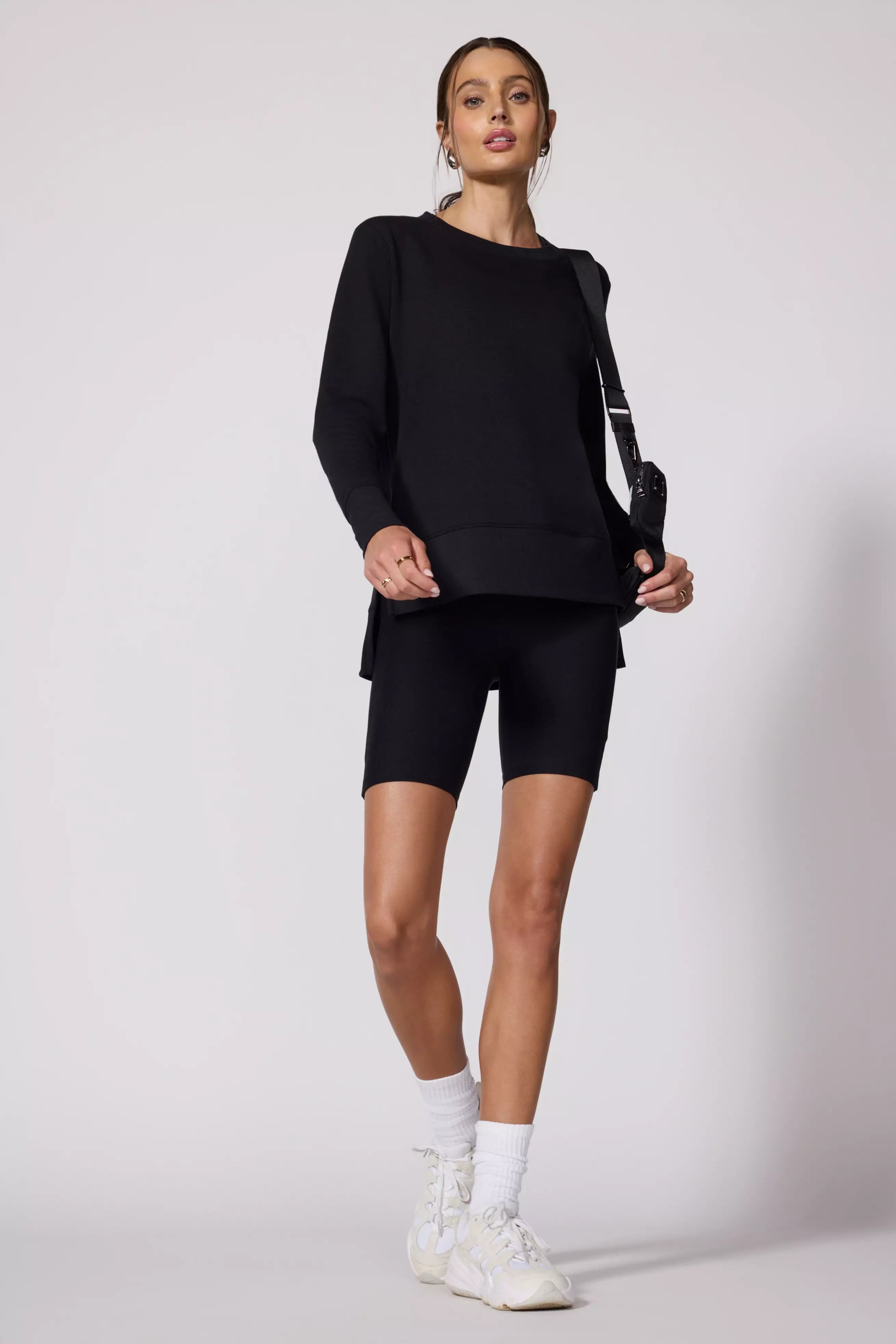 Cozy Fleece Relaxed Pullover - Black Bell Sleeve Stylish